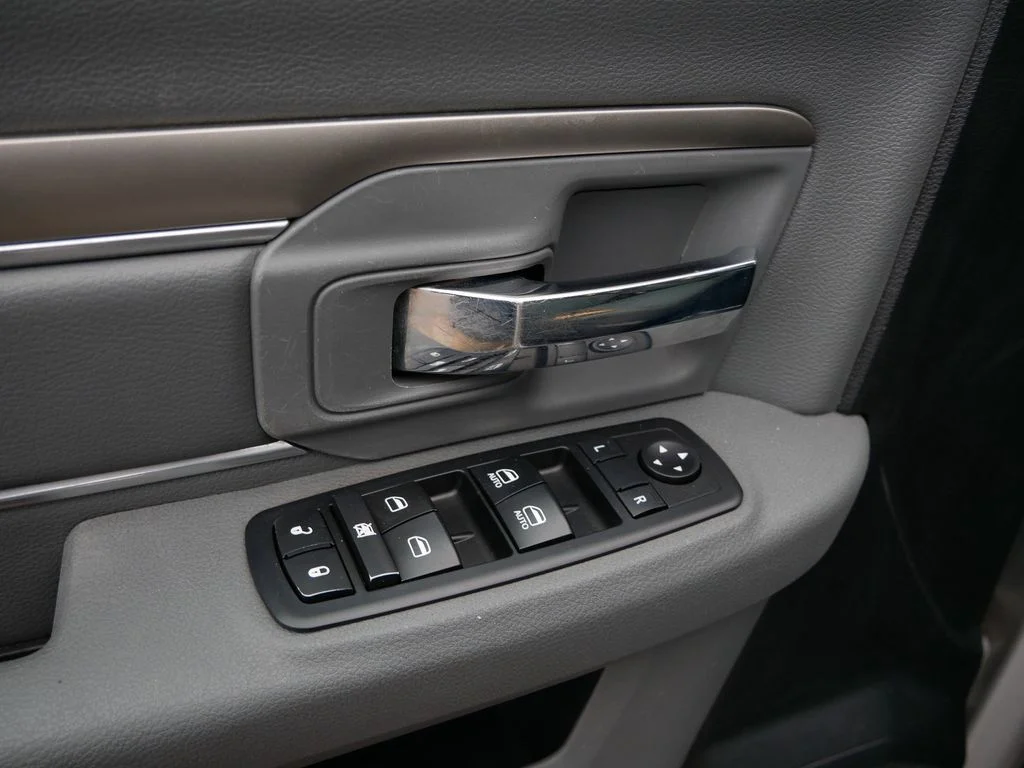Used 2017 Silver Ram SLT image 16