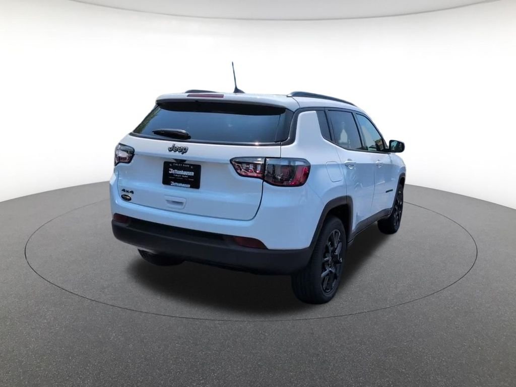 New 2026 Bright White Clearcoat Jeep Latitude image 6