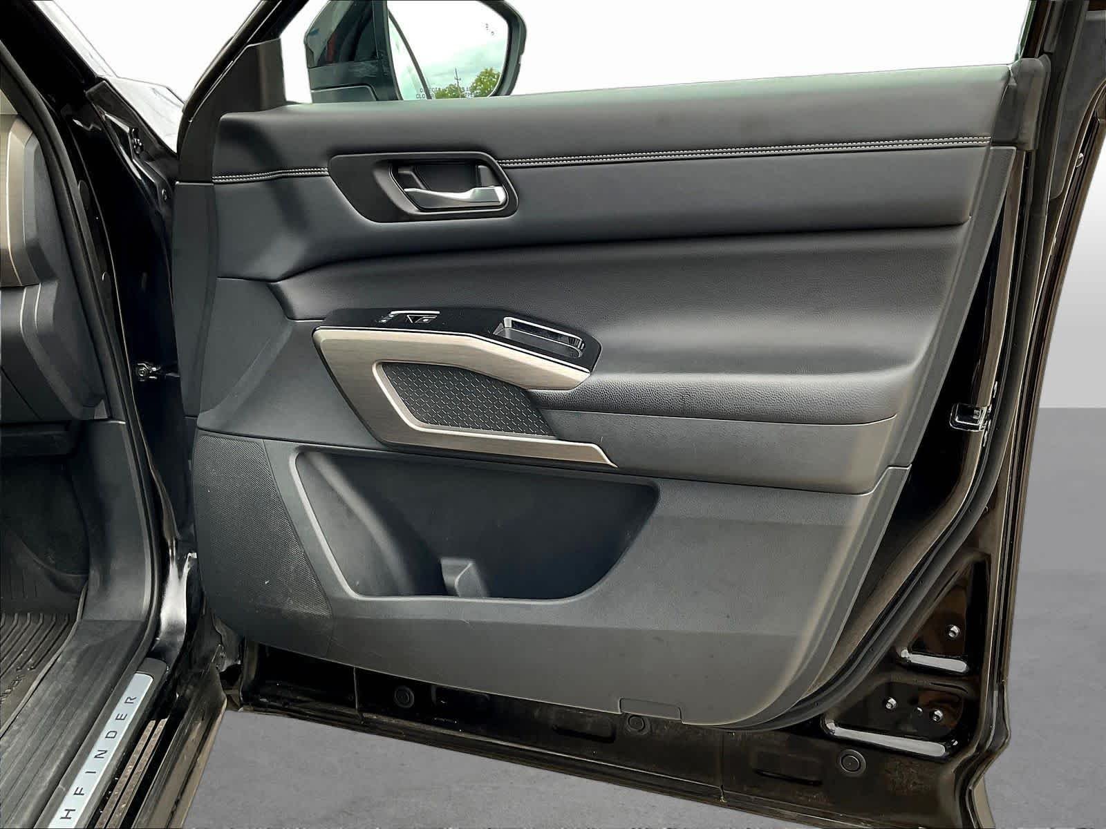 2023 Nissan Pathfinder Platinum - Photo 31