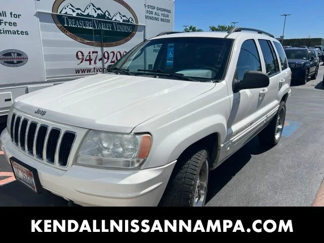 Used 2002  Jeep Limited image 1