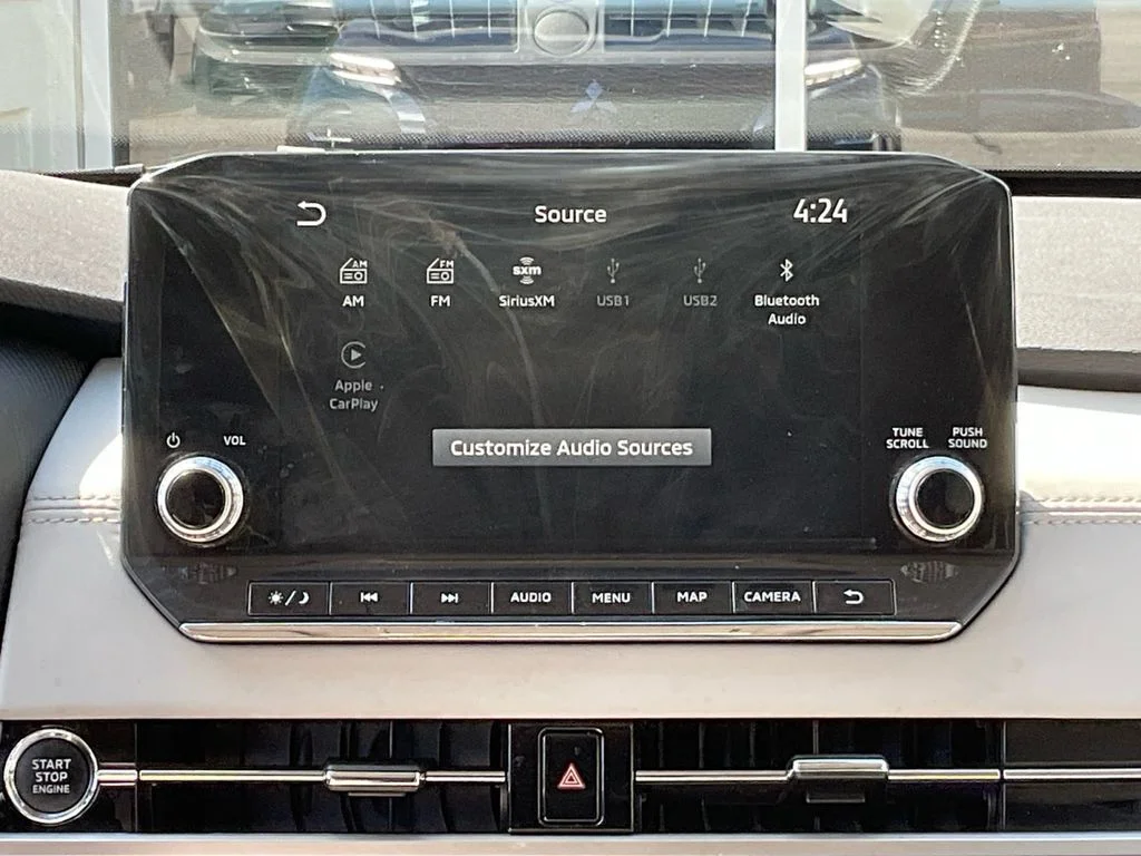 Used 2022 Silver Mitsubishi SEL image 20