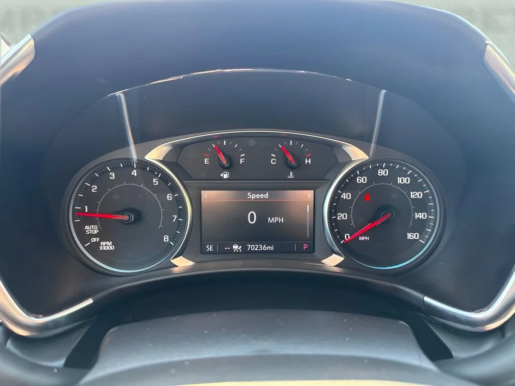 Used 2024 Summit White Chevrolet LT image 25