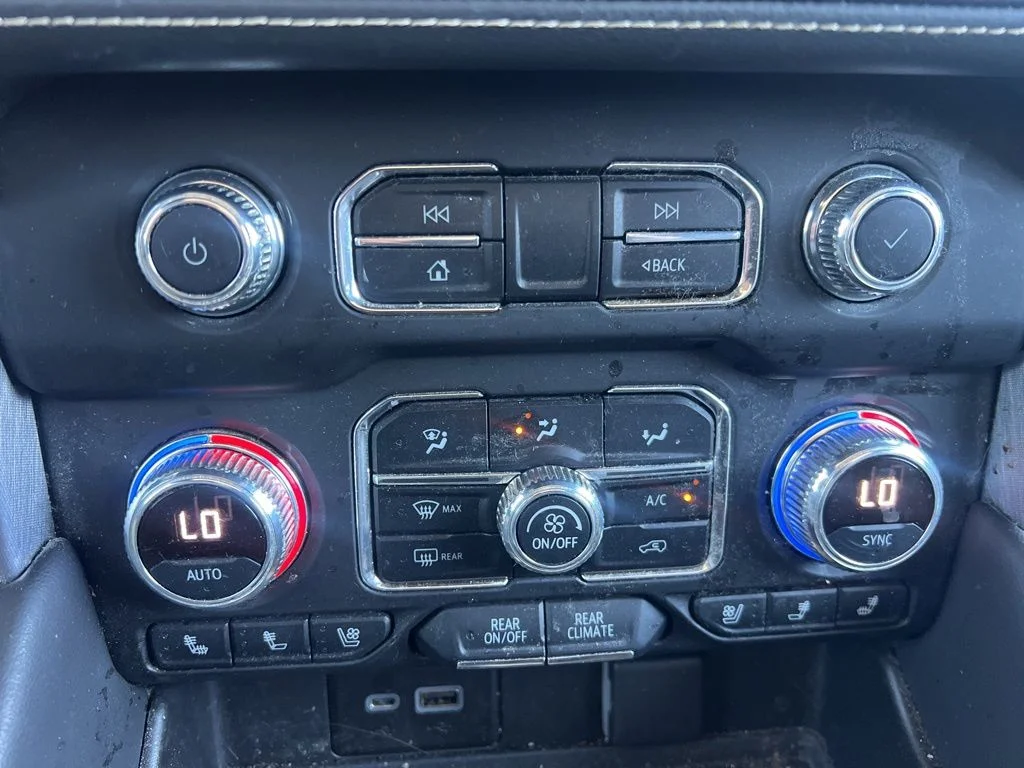 Used 2021 Black GMC SLT image 11