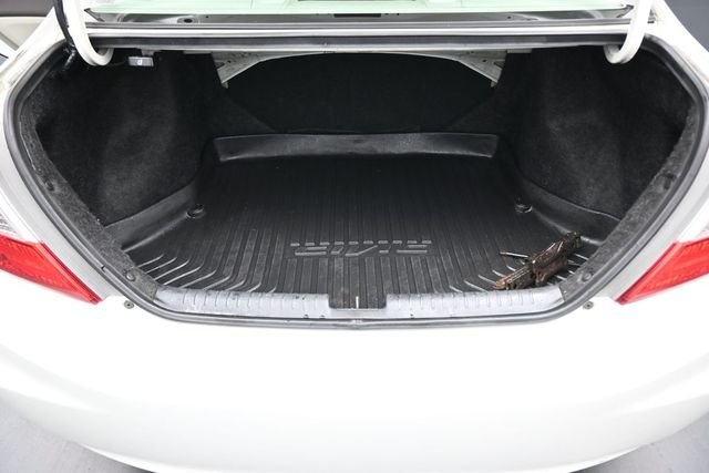 Used 2012 White Honda LX image 10