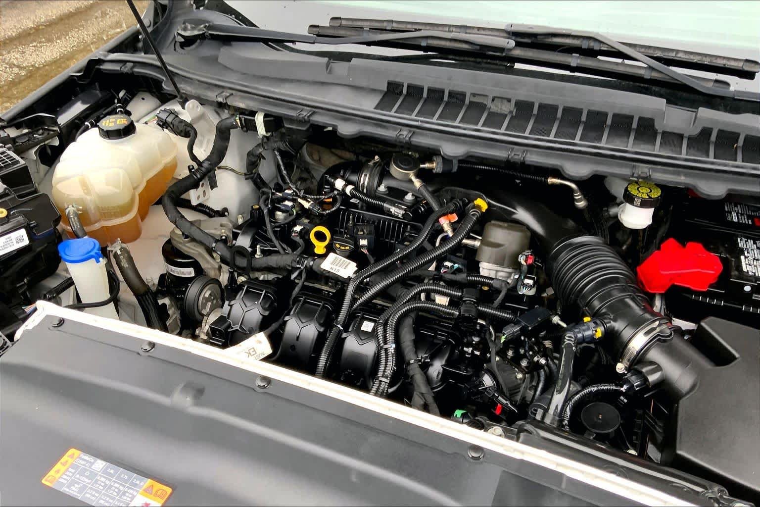 Used 2022 Oxford White Ford SEL image 29
