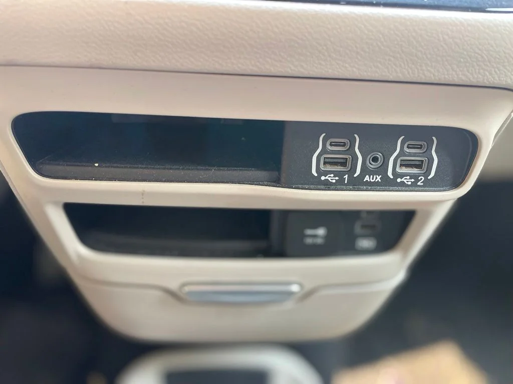 Used 2022 Gray Clearcoat Chrysler Touring L image 21
