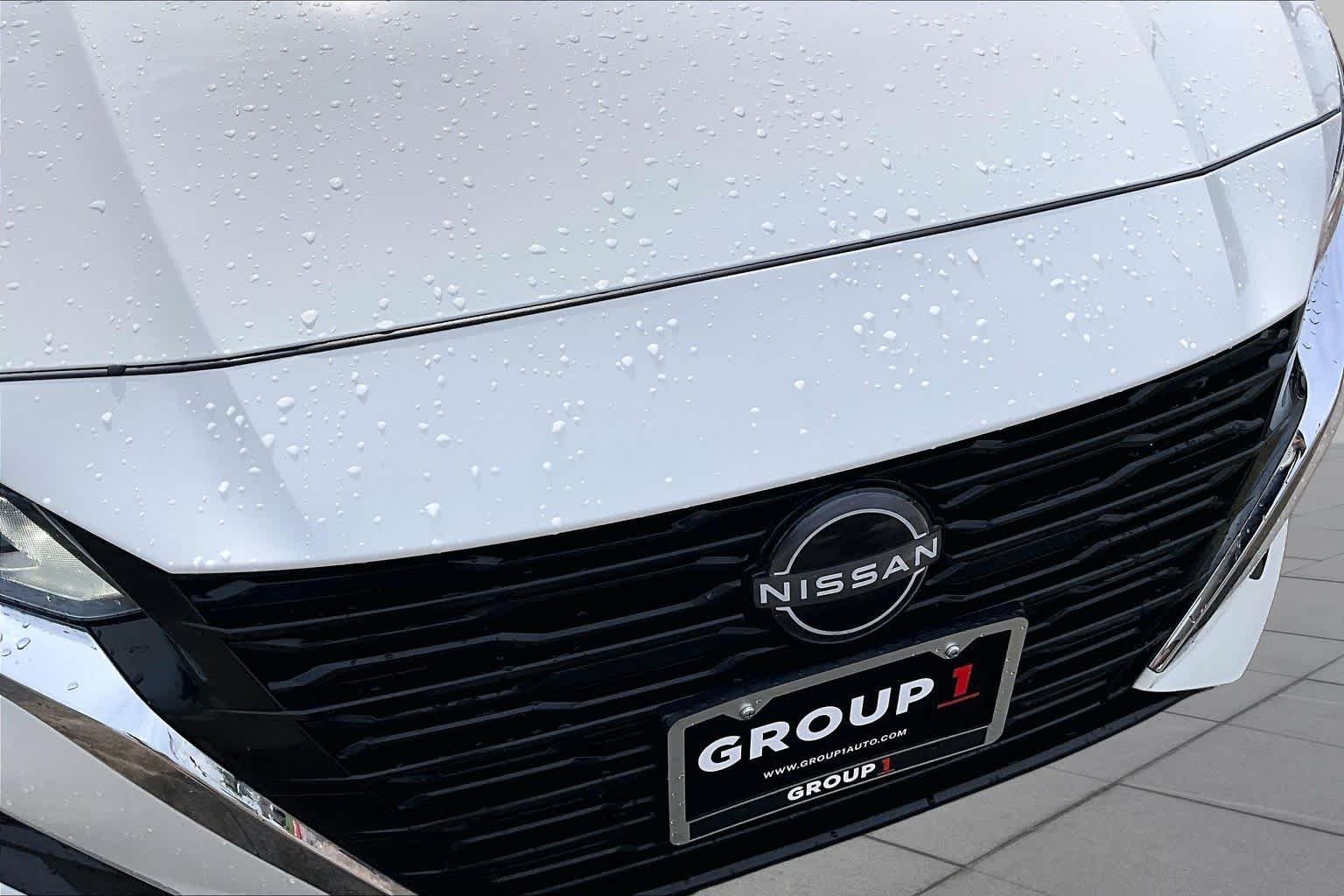 Used 2025 Glacier White Nissan SV image 28