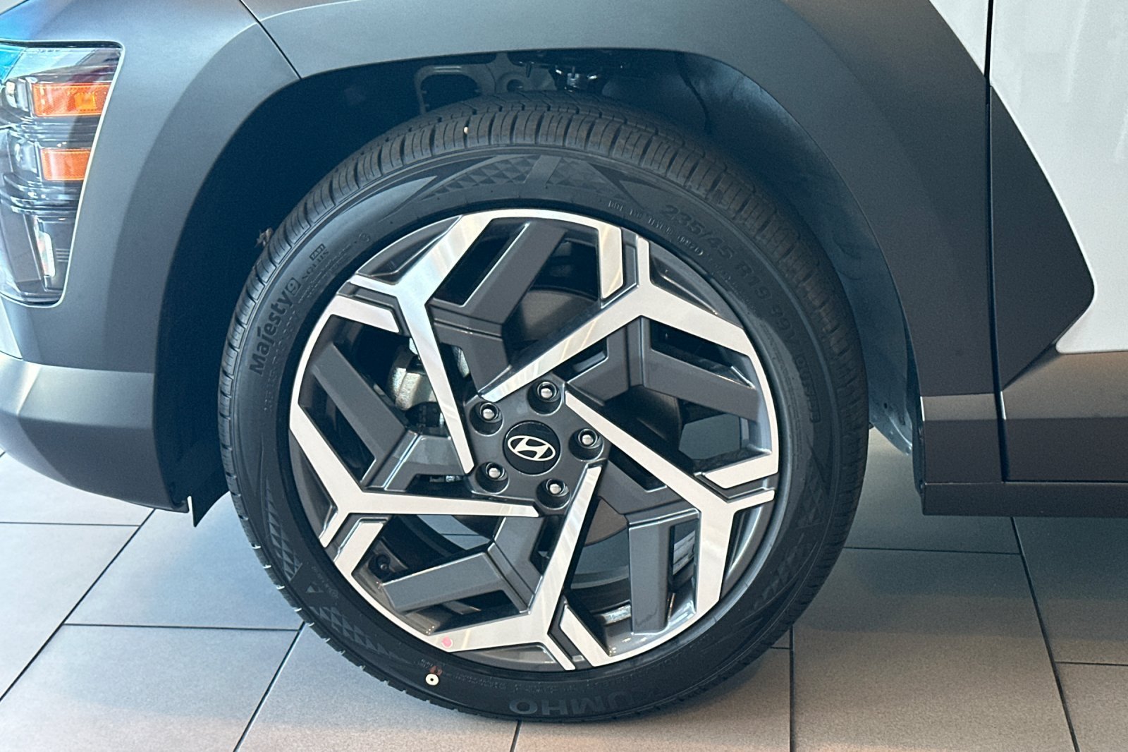 New 2026 Cyber Gray Metallic Hyundai SEL Premium image 25