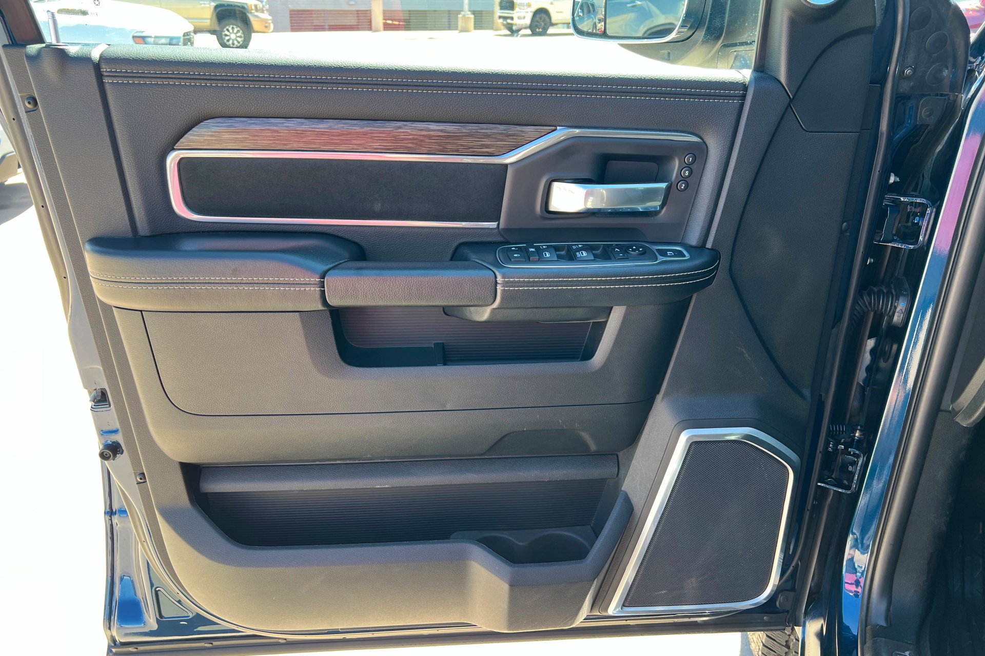 Certified Used 2021 Patriot Blue Pearlcoat Ram Laramie image 15