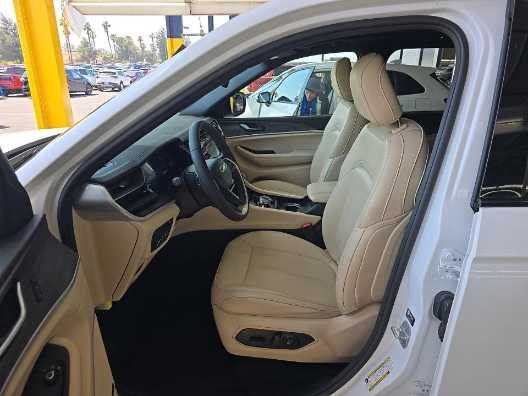 Used 2023 Bright White Clearcoat Jeep  image 7