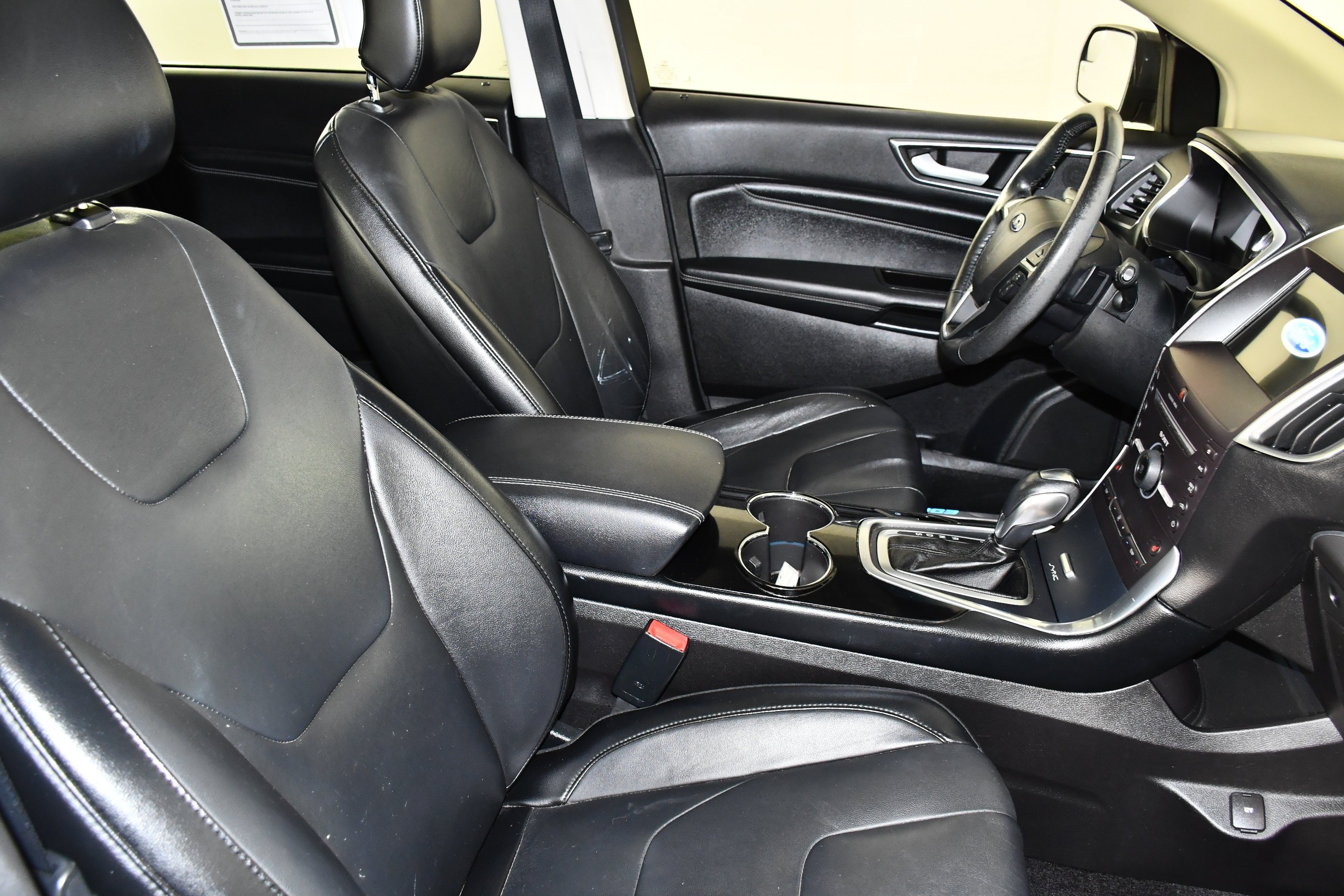 Used 2016 Magnetic Ford Titanium image 42