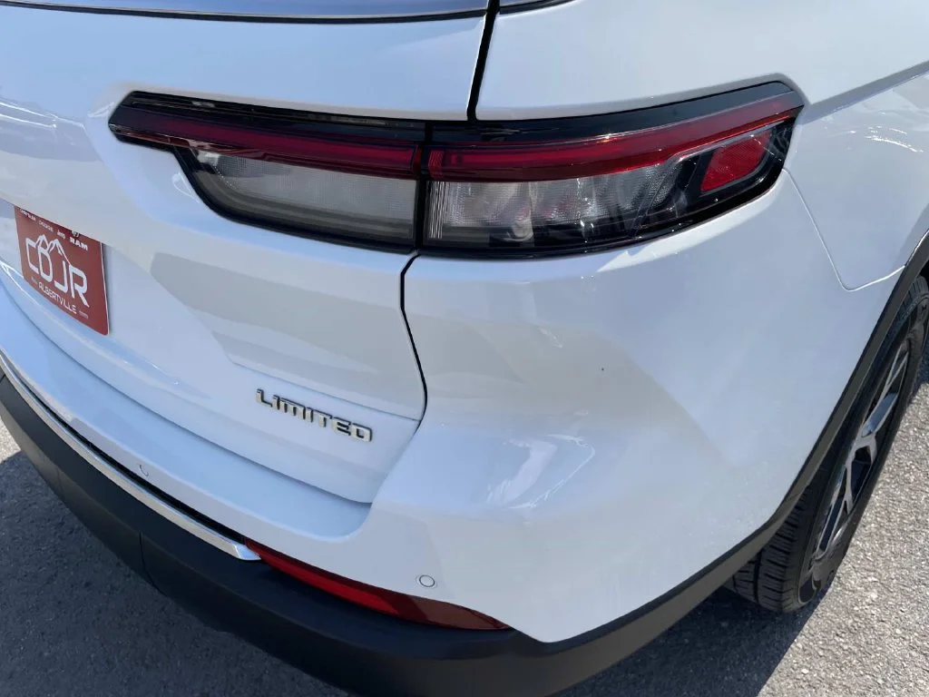 Used 2023 White Jeep Limited image 23