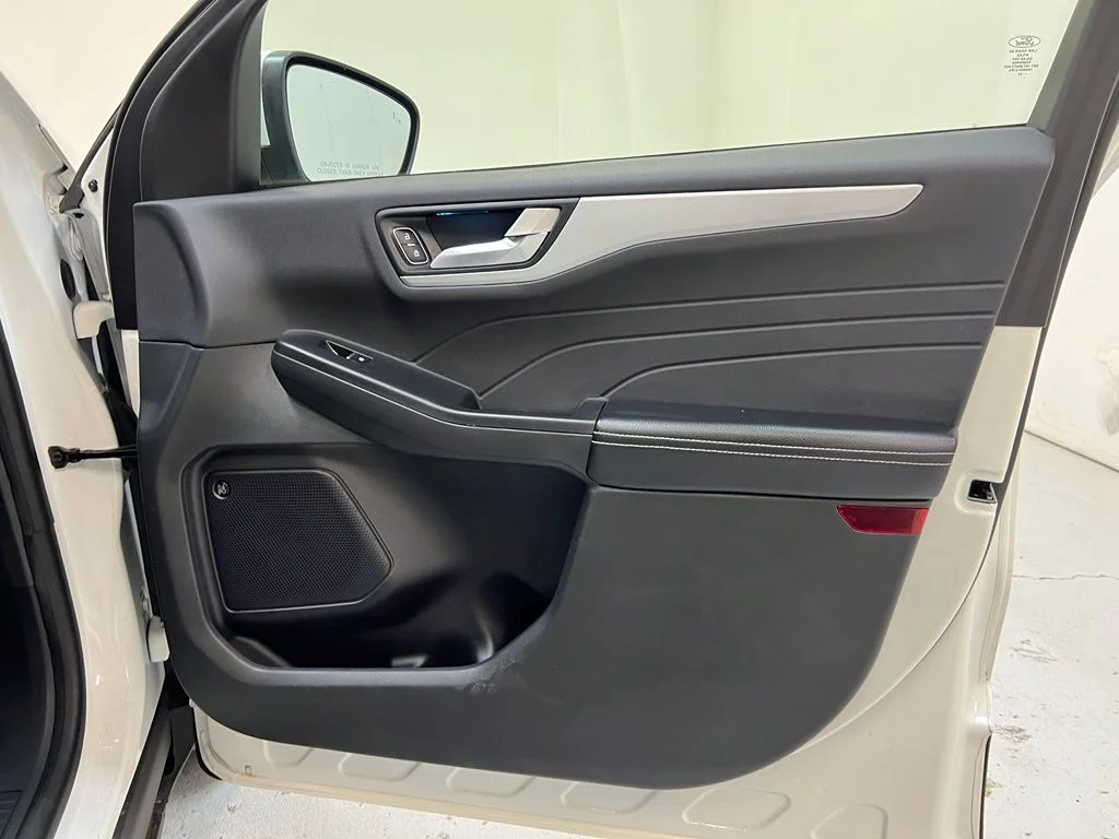 Used 2023 White Ford Platinum image 30