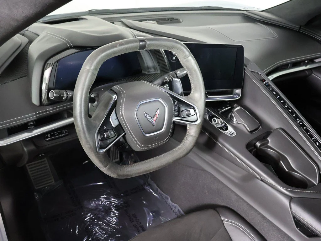 Used 2021 Silver Chevrolet Stingray image 31