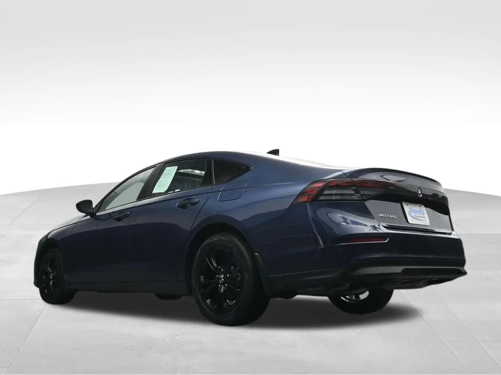 Used 2025  Honda SE image 43