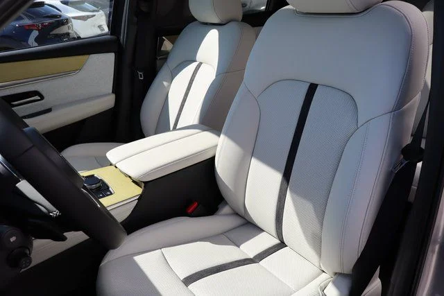 2026 Mazda CX-90 Premium Plus Package - Photo 10