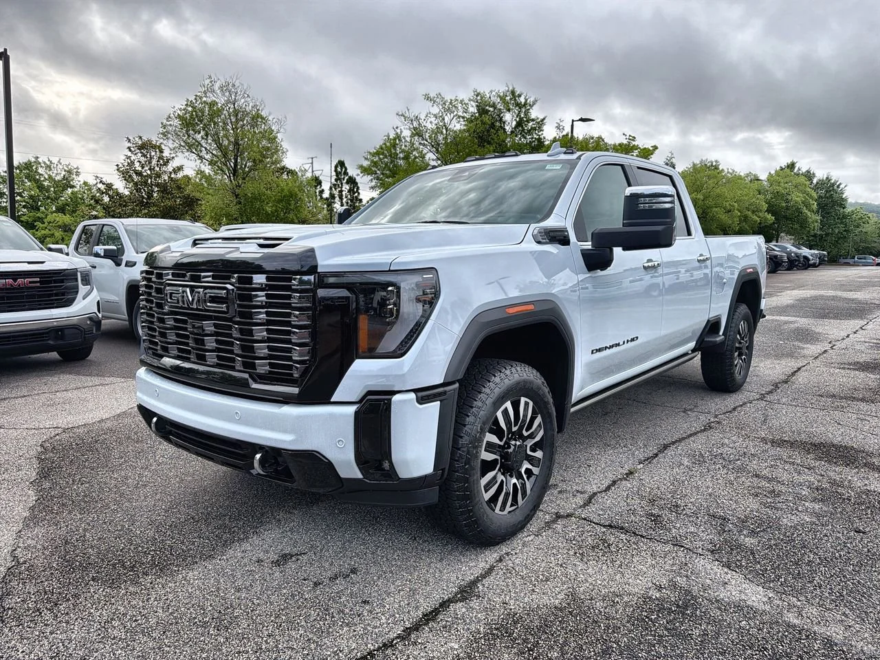 New 2026 Glacier White Tricoat GMC Denali Ultimate image 4