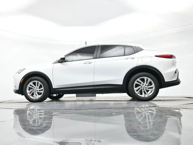 Used 2025 Summit White Buick Preferred image 24