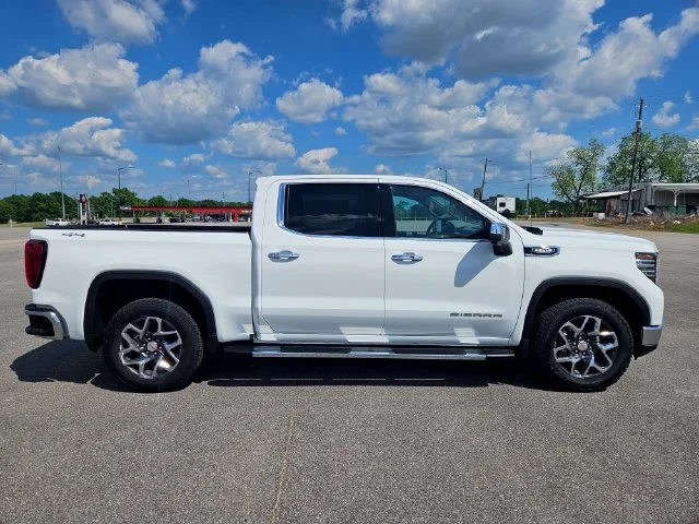 2026 GMC Sierra 1500 SLT - Photo 6