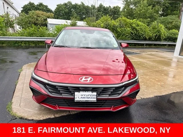 Certified Used 2024 Red Hyundai SE image 2