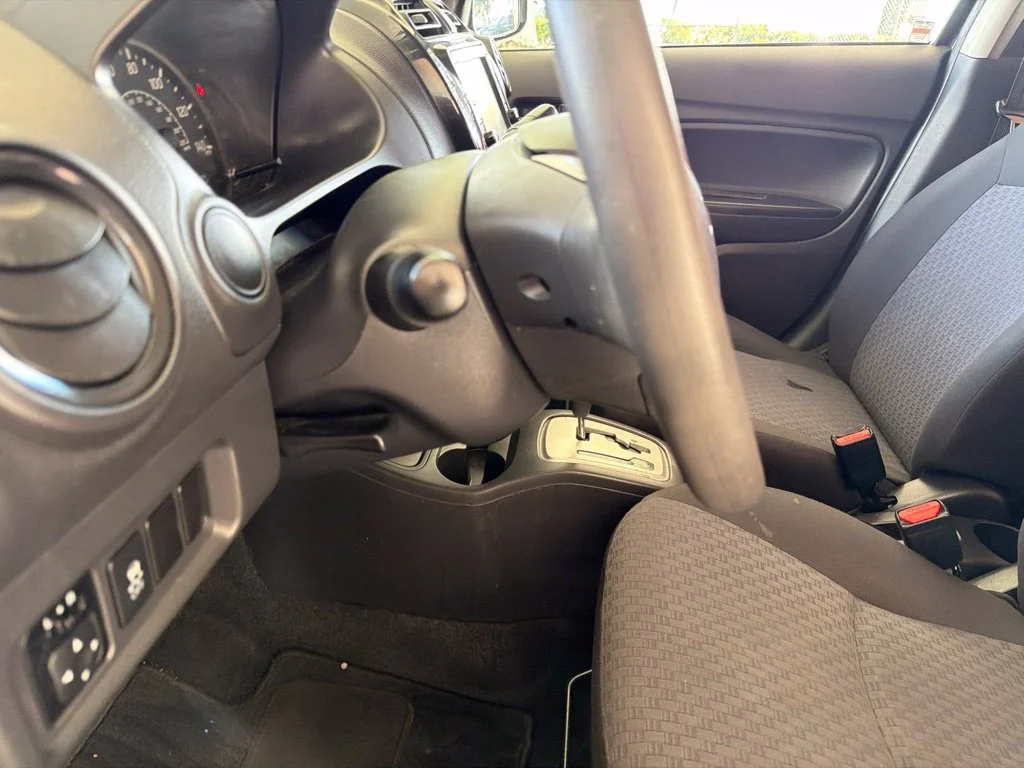 Used 2018 Black Mitsubishi ES image 31