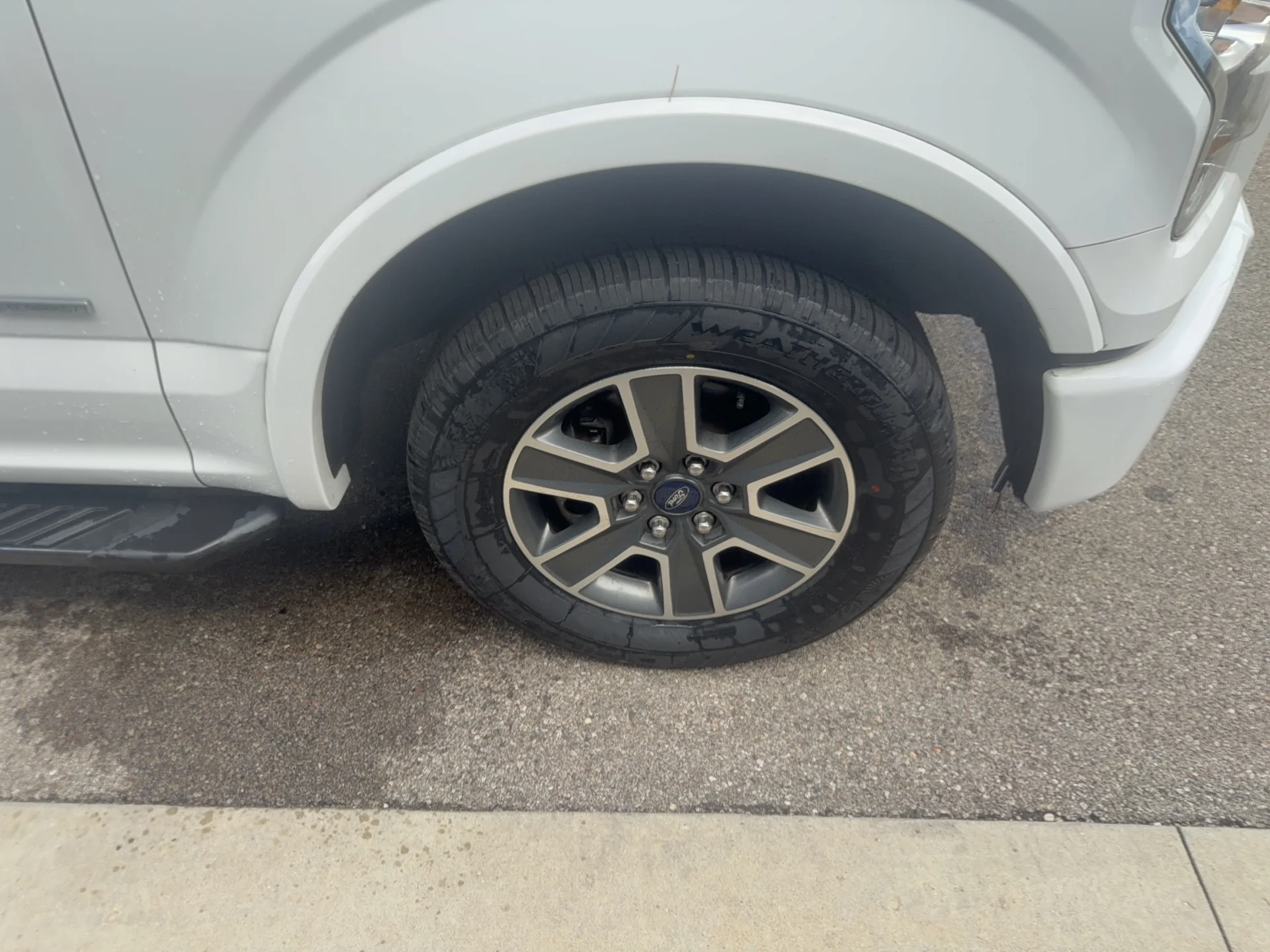 Used 2016 Oxford White Ford XLT image 2