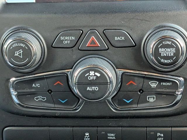 Used 2022 White Ram Warlock image 24