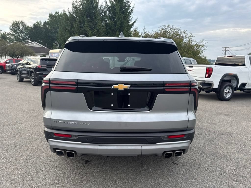 Used 2025 Sterling Gray Metallic Chevrolet LT image 18