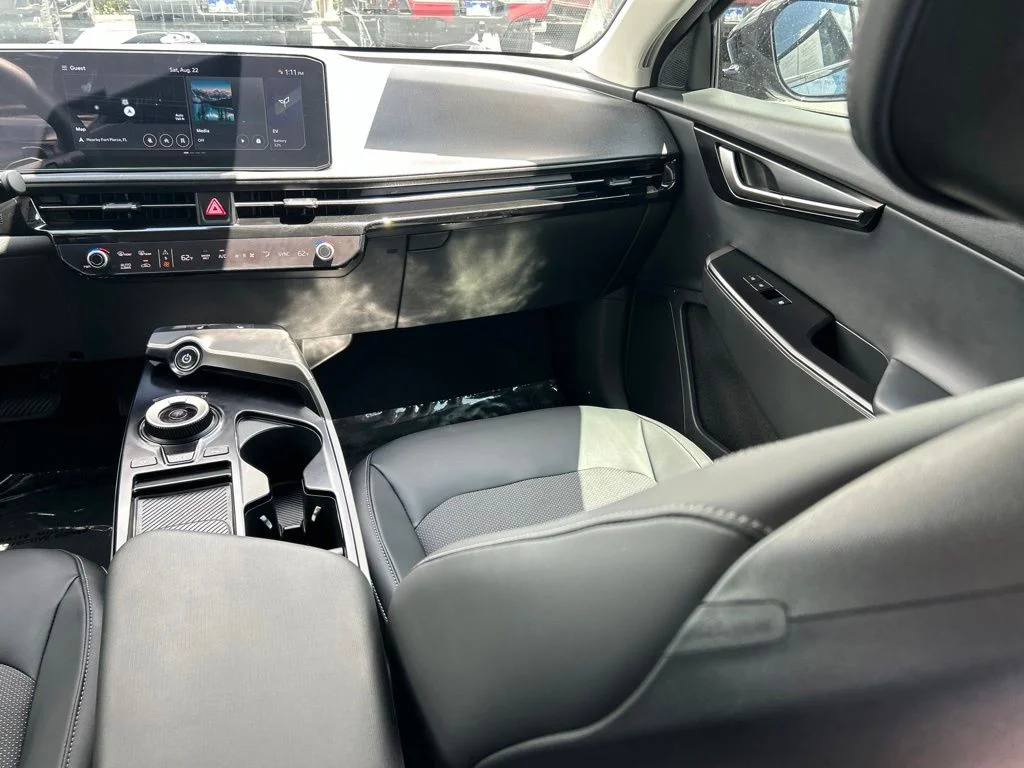 Certified Used 2026 Midnight Black Kia Light image 11