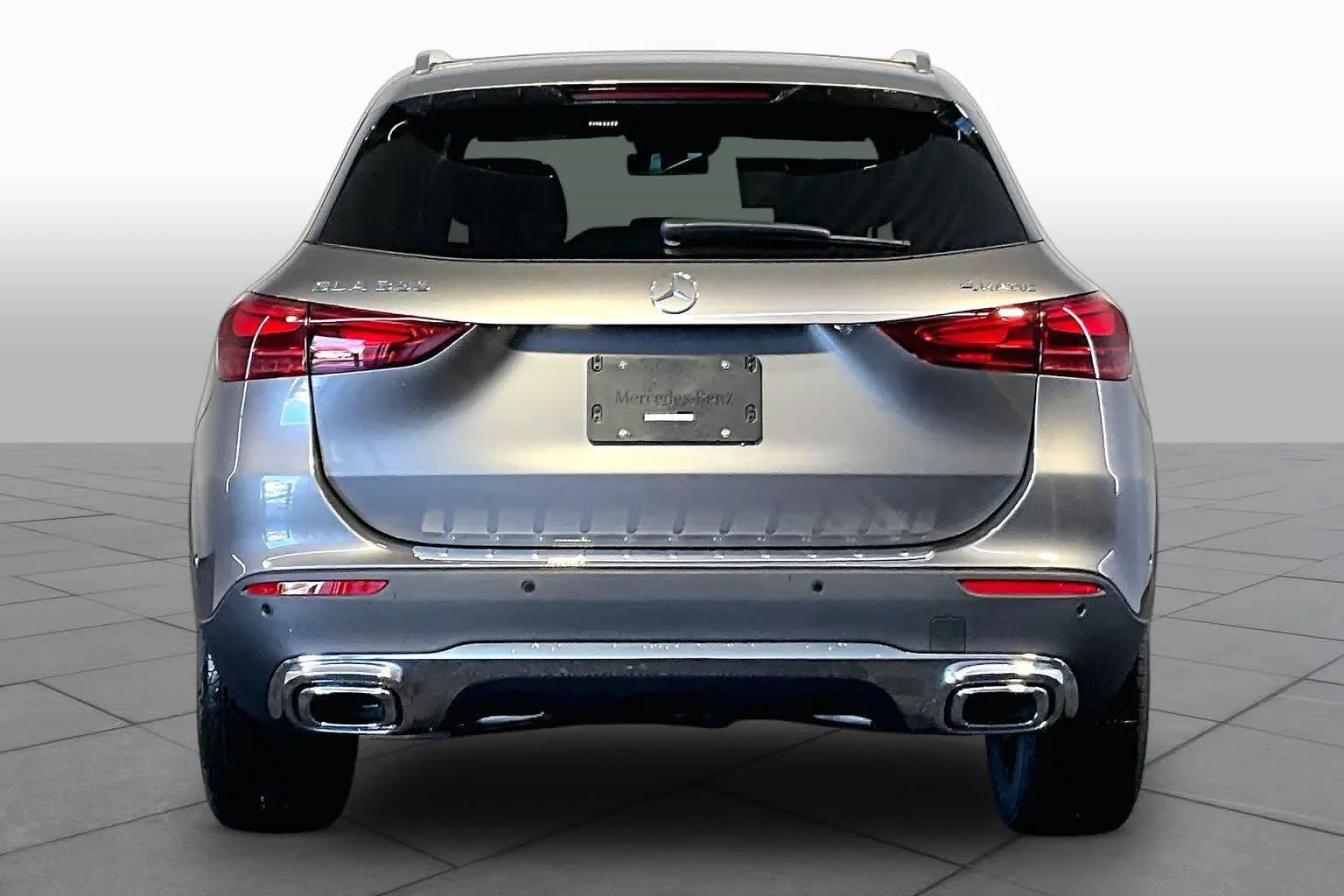 New 2026 Mountain Grey Metallic Mercedes-Benz GLA 250 image 4