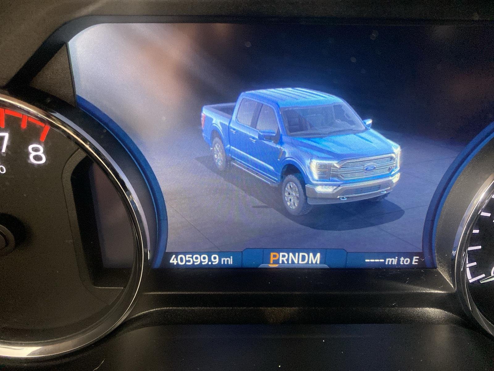 Used 2023 Hot Pepper Red Tinted Clearcoat Ford XLT image 16