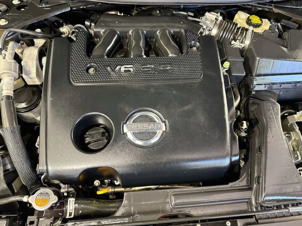 Used 2016 Black Nissan 3.5 SL image 39