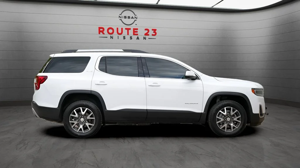 Used 2022 White GMC SLE image 4