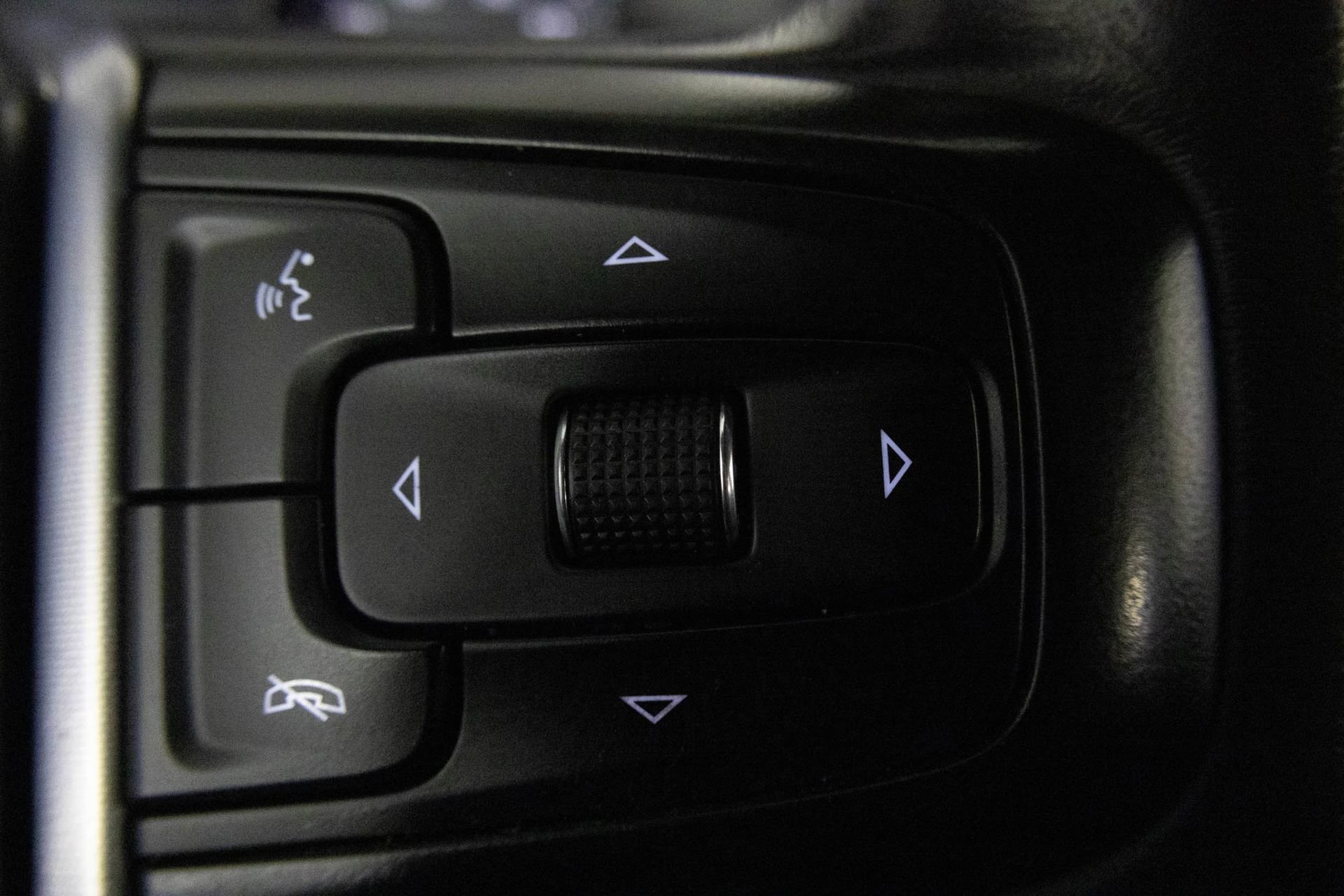 2020 GMC SIERRA - Image 26