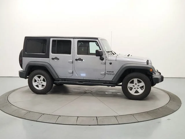 Used 2015 Silver Jeep Unlimited Sport image 9
