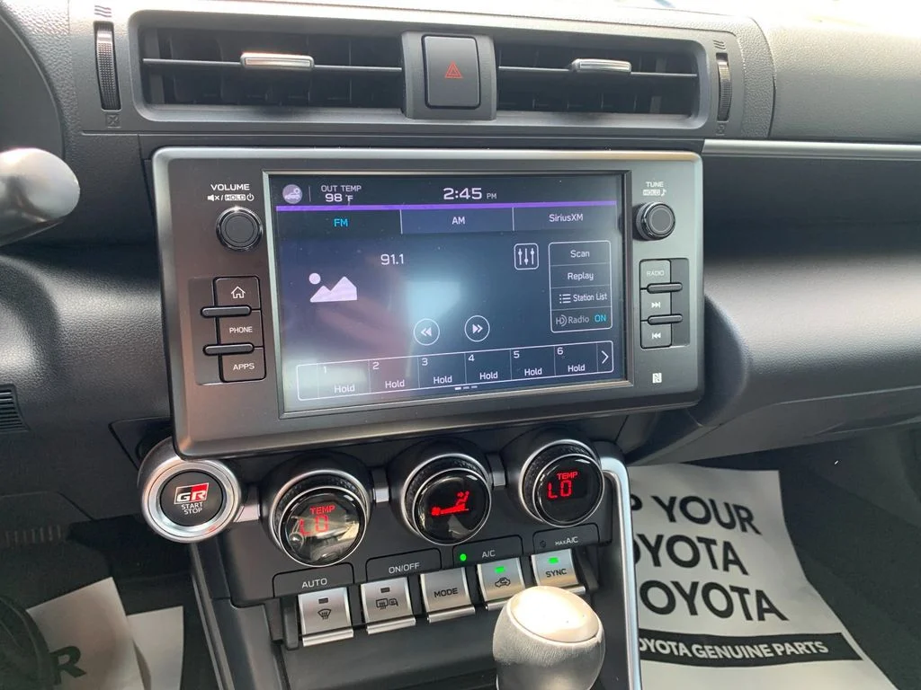 Used 2023  Toyota Base image 16