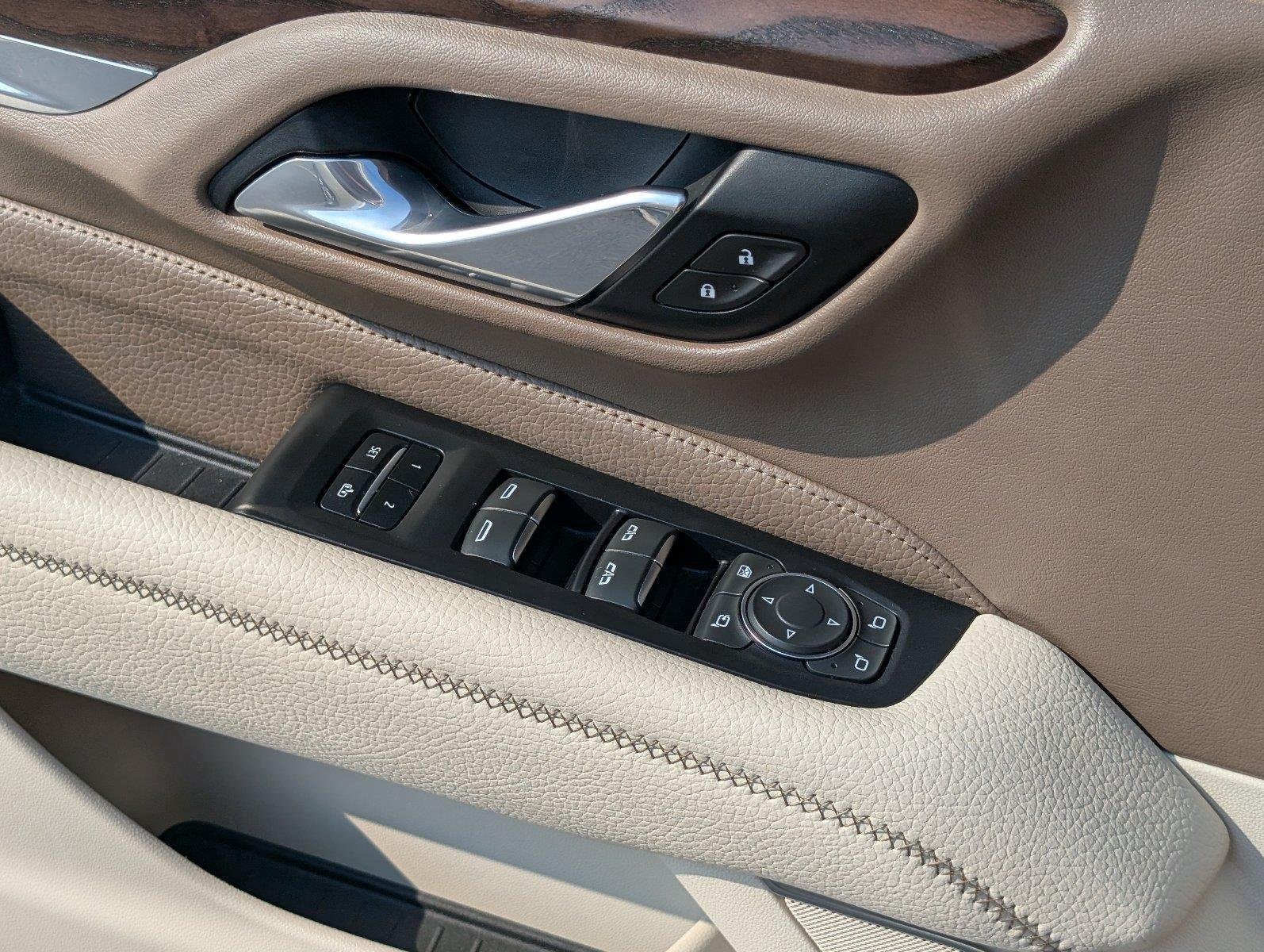 Used 2021 PEARL BEIGE METALLIC GMC Denali image 21