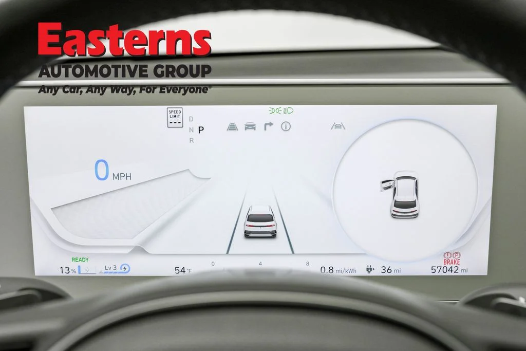 Used 2023 White Hyundai SEL image 12