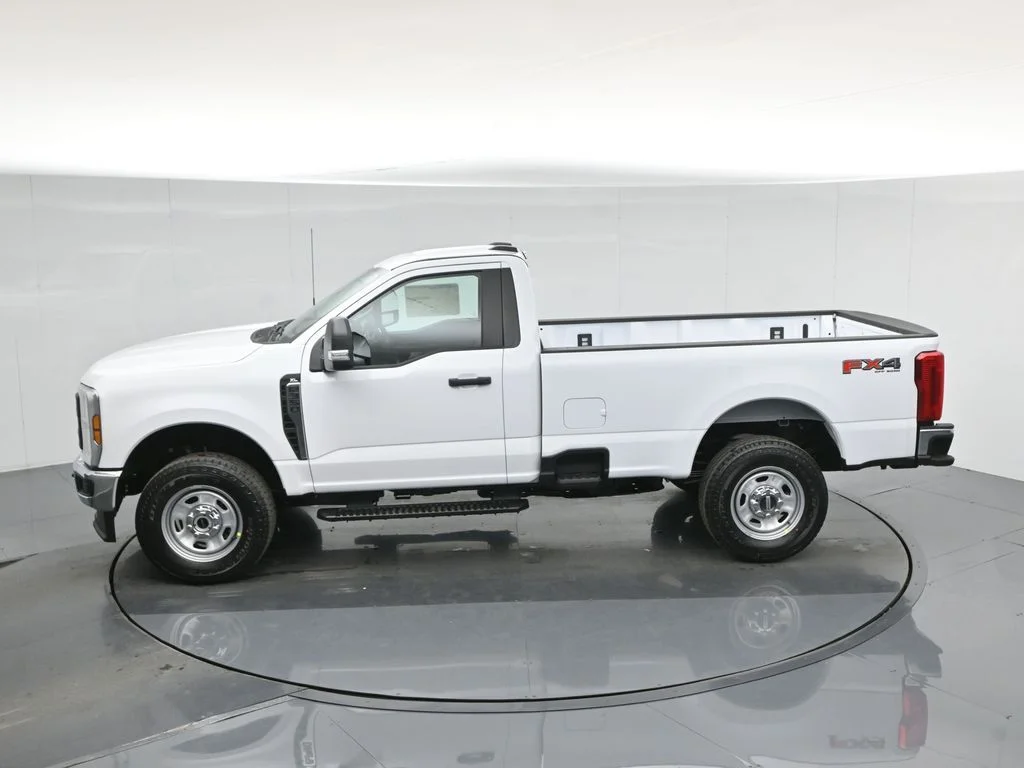 New 2026 Oxford White Ford XL image 38