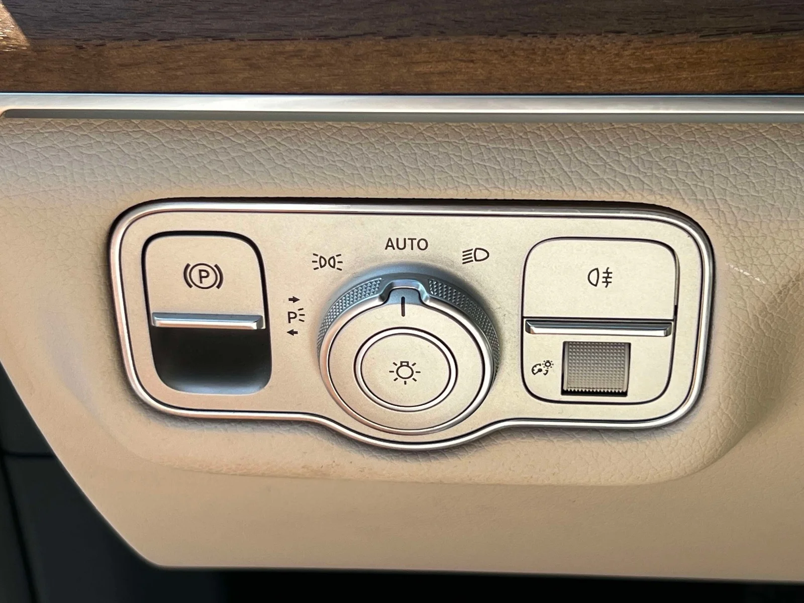 Certified Used 2023  Mercedes-Benz GLS 450 image 23