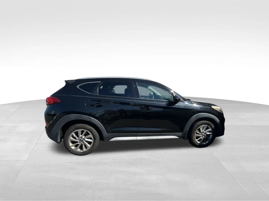 Used 2018 Black Hyundai SEL image 5