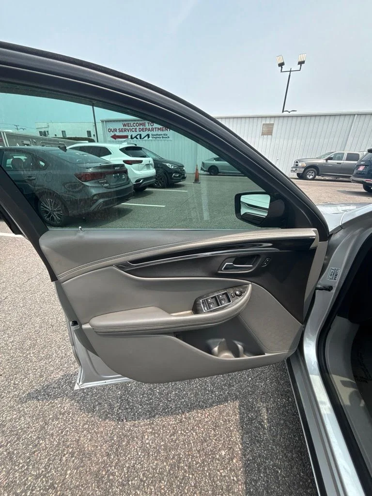 Used 2015 Silver Chevrolet LT image 11