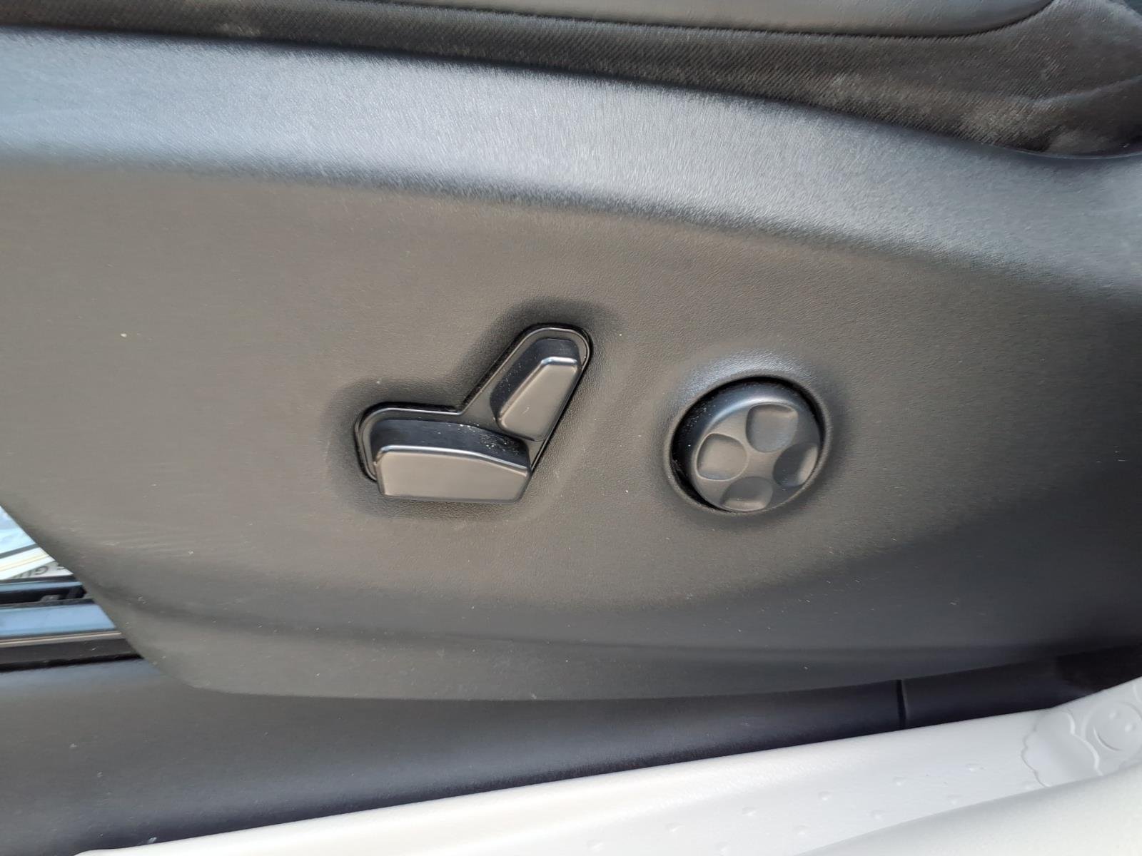 Certified Used 2023 Velvet Chrysler Touring L image 14