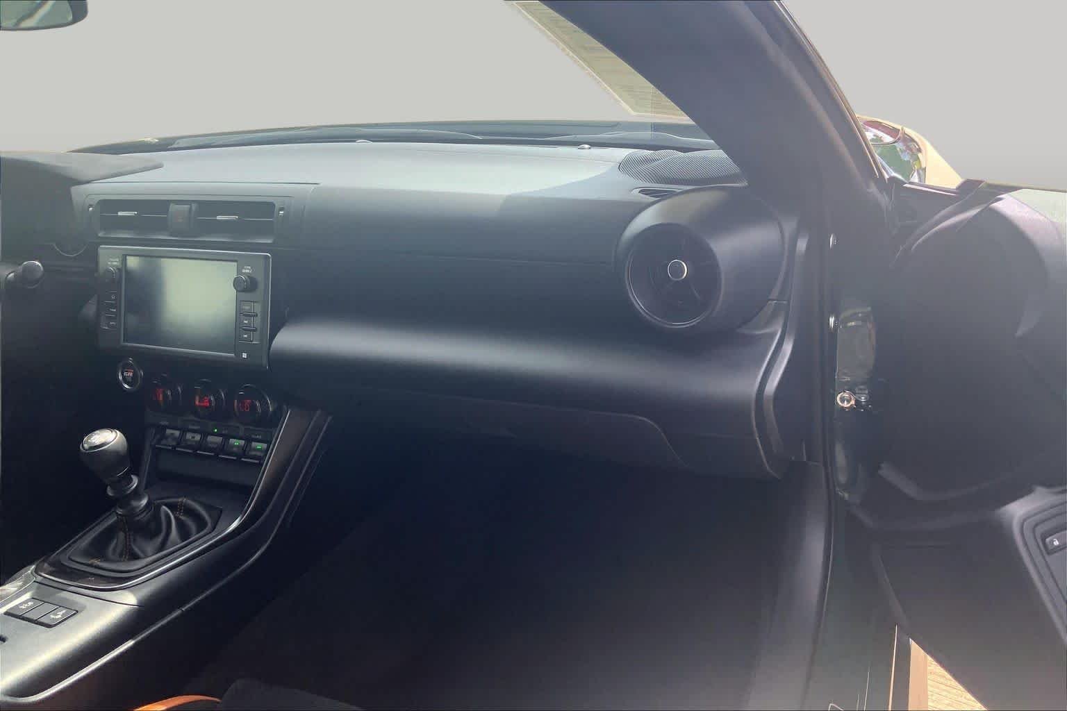 Used 2025 Ridge Green Toyota Hakone Edition image 15
