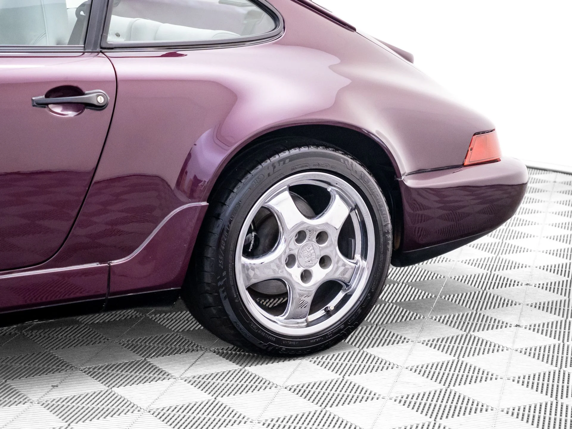 Used 1991  Porsche Carrera image 32