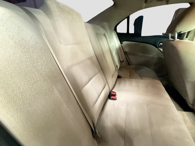 Used 2009  Ford S image 23