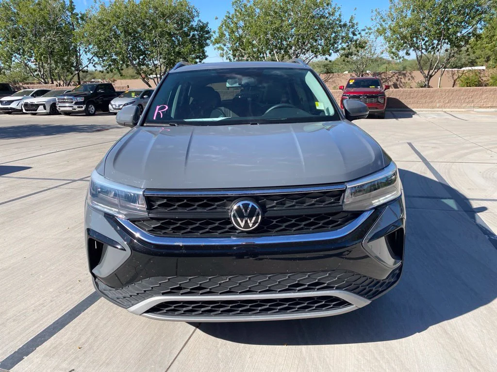 Used 2022 Gray Volkswagen 1.5T SE image 4