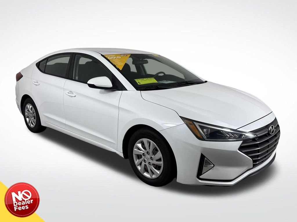 Used 2019 White Hyundai SE image 1