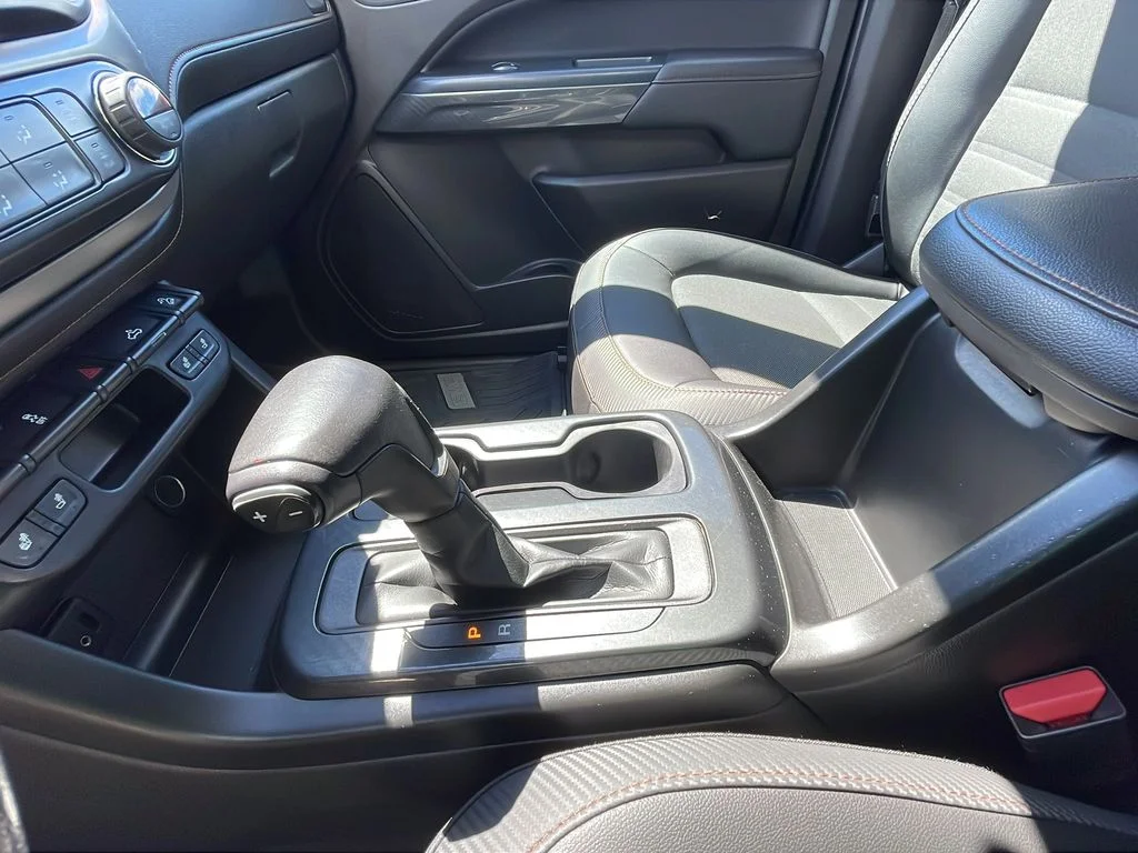 Used 2021 Black GMC AT4 w/Cloth image 23