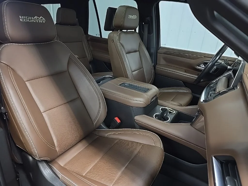 Used 2021 Black Chevrolet High Country image 15